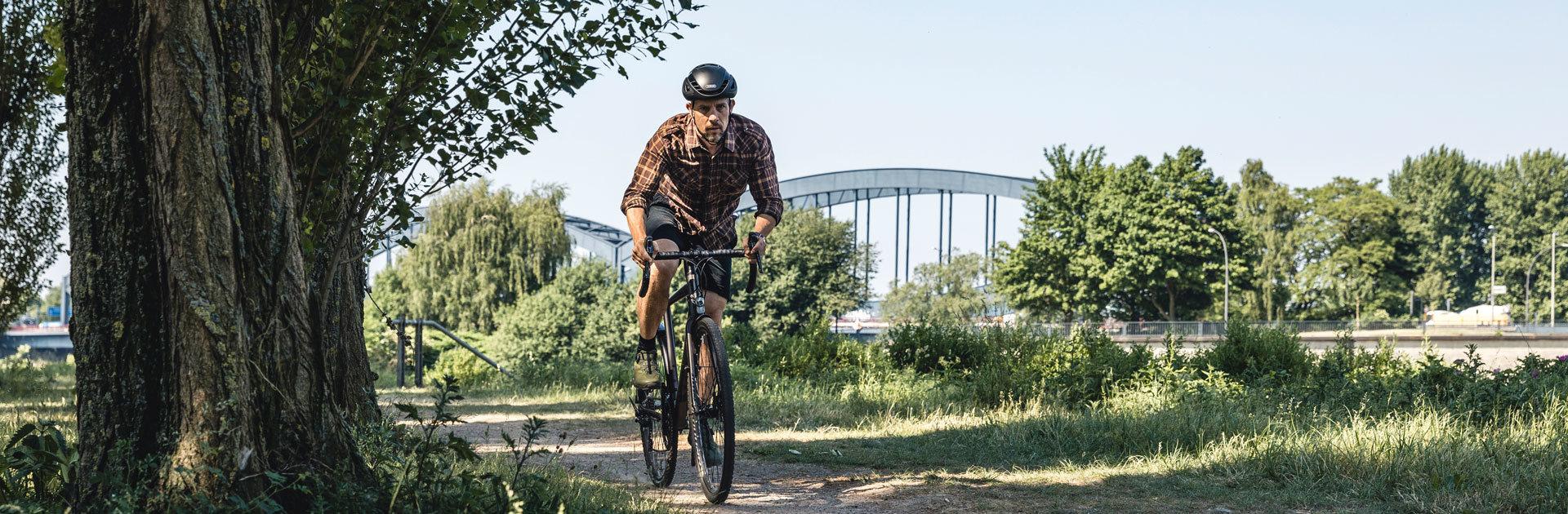 Stevens Gravel vor Br&uuml;cke